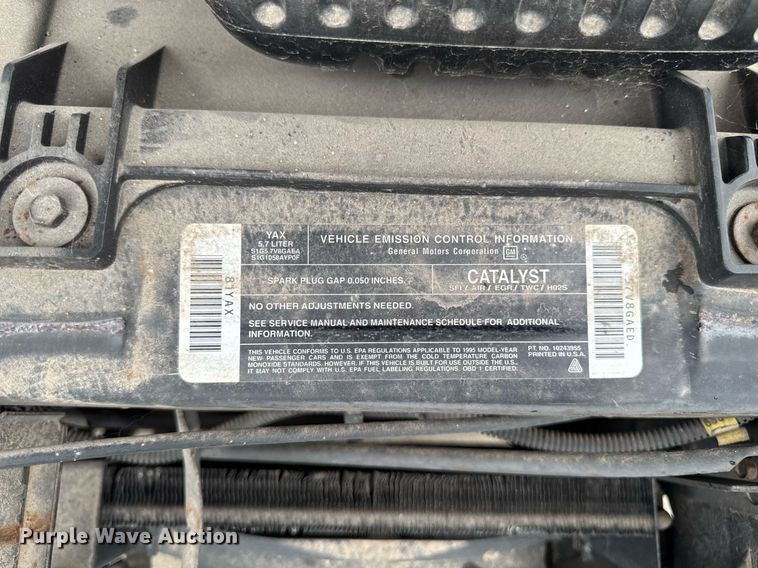 image for item EM2127 1995 Cadillac Fleetwood limousine