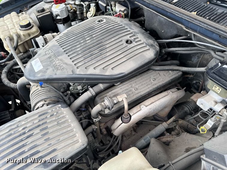 image for item EM2127 1995 Cadillac Fleetwood limousine