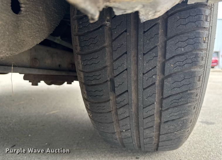 image for item EM2127 1995 Cadillac Fleetwood limousine