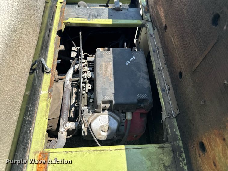 image for item EM2137 1988 Cushman Turf-Truckster utility vehicle