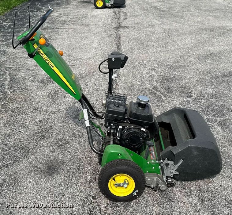 image for item EM2138 2020 John Deere 220SL greens mower