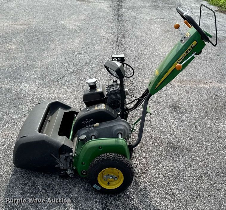 image for item EM2138 2020 John Deere 220SL greens mower