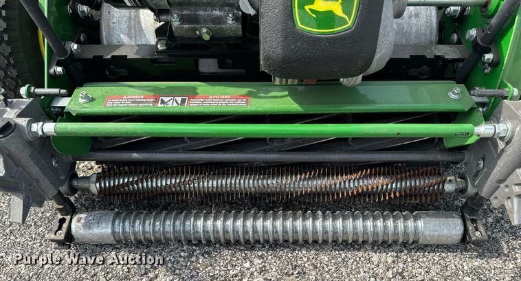 image for item EM2138 2020 John Deere 220SL greens mower