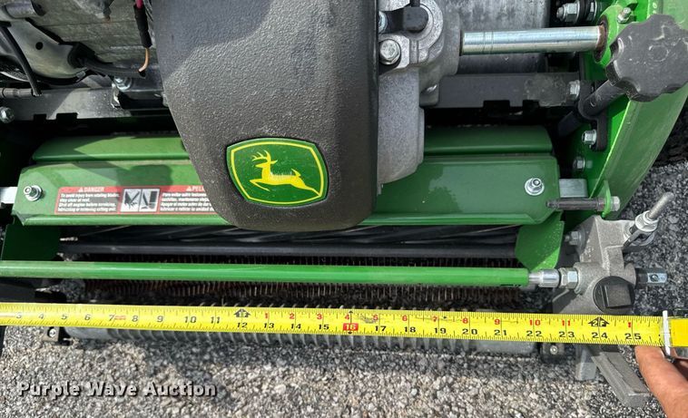 image for item EM2138 2020 John Deere 220SL greens mower