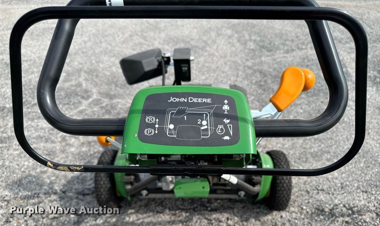 image for item EM2138 2020 John Deere 220SL greens mower