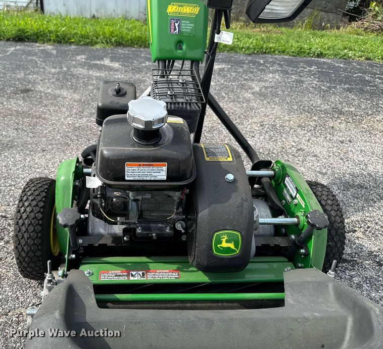 image for item EM2138 2020 John Deere 220SL greens mower