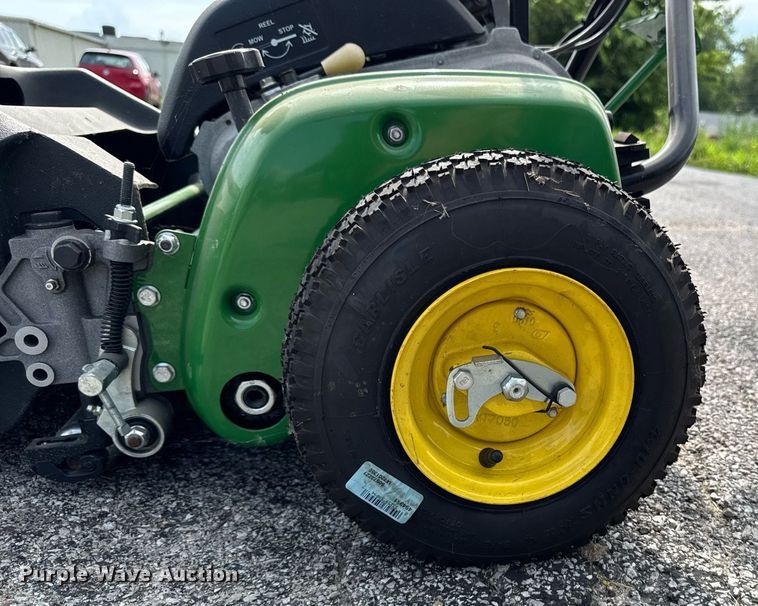 image for item EM2138 2020 John Deere 220SL greens mower