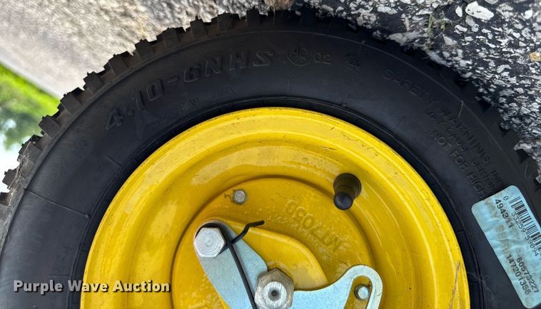 image for item EM2138 2020 John Deere 220SL greens mower