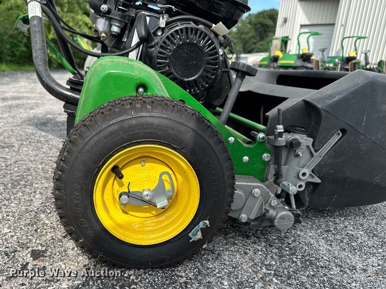 image for item EM2138 2020 John Deere 220SL greens mower