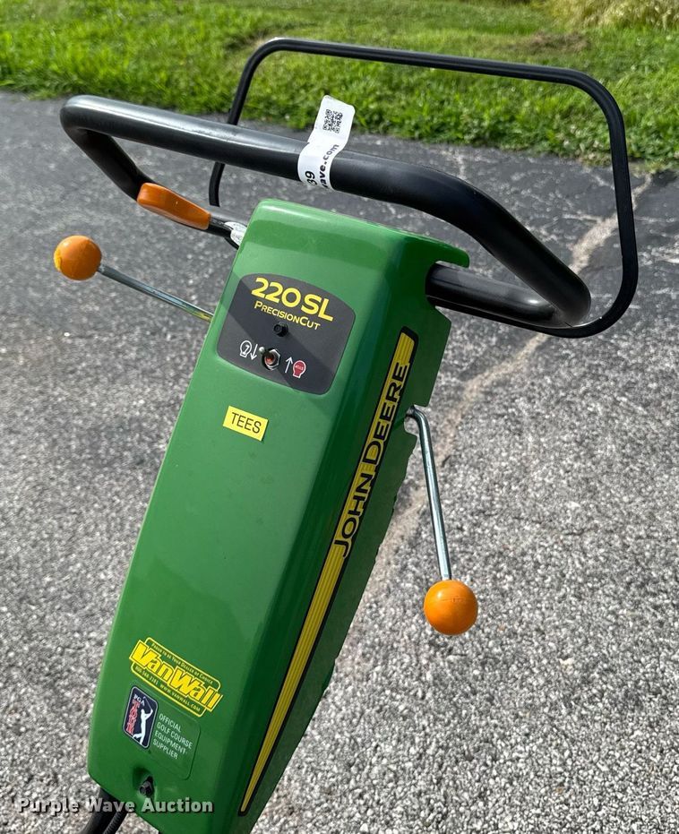 image for item EM2139 2020 John Deere 220 SL greens mower