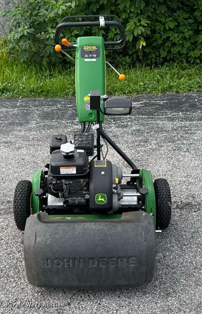 image for item EM2140 2020 John Deere 220 SL greens mower