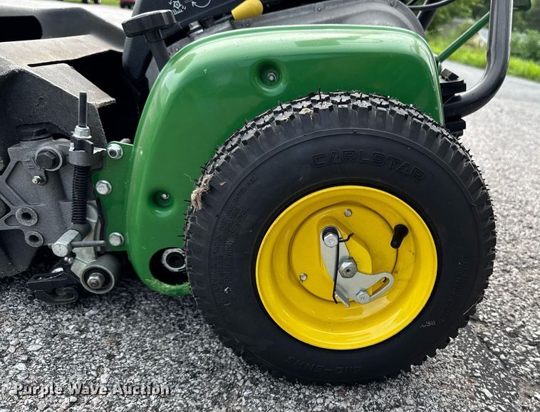 image for item EM2140 2020 John Deere 220 SL greens mower