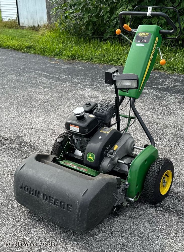 image for item EM2141 2020 John Deere 220 SL greens mower