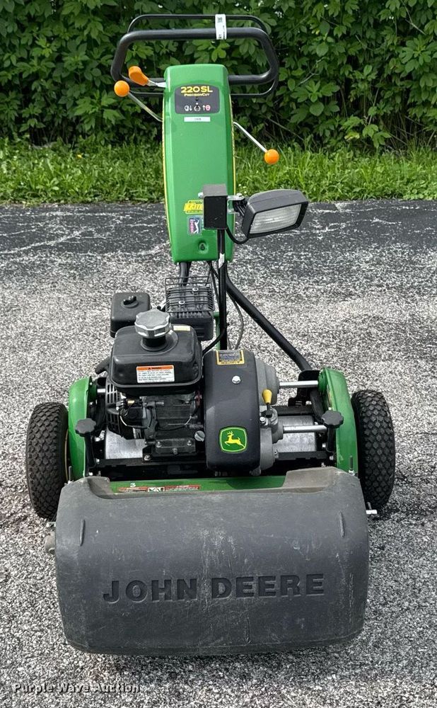 image for item EM2141 2020 John Deere 220 SL greens mower