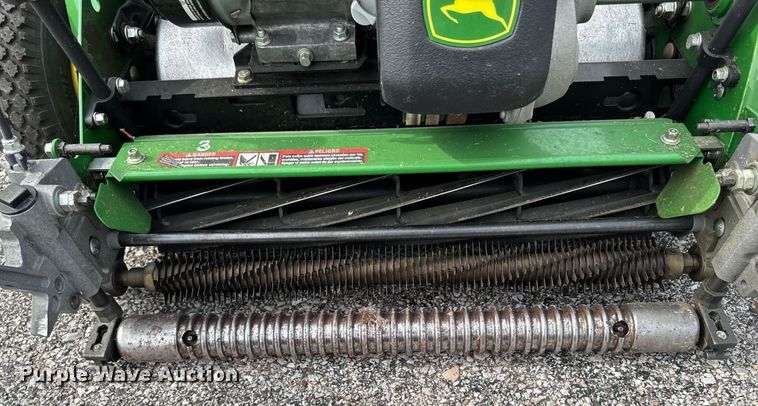 image for item EM2141 2020 John Deere 220 SL greens mower