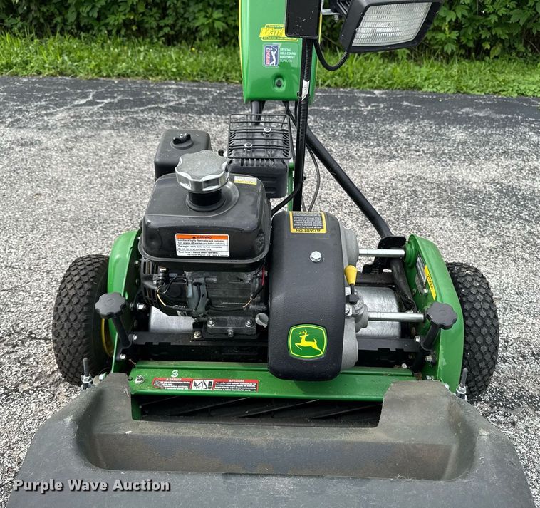 image for item EM2141 2020 John Deere 220 SL greens mower