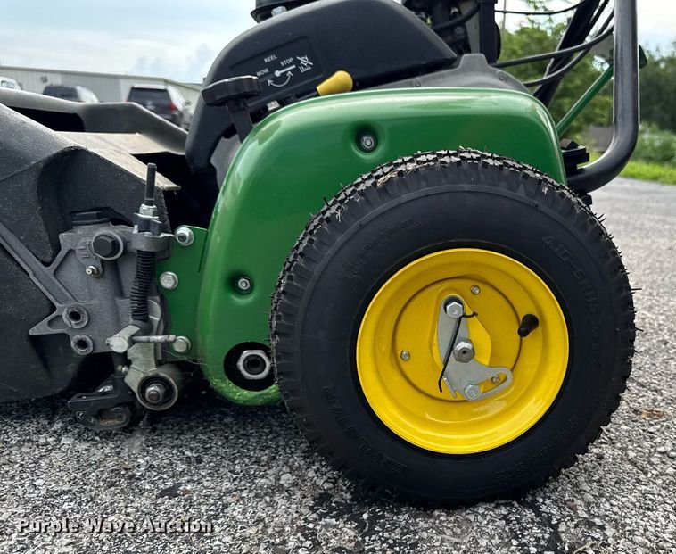 image for item EM2141 2020 John Deere 220 SL greens mower