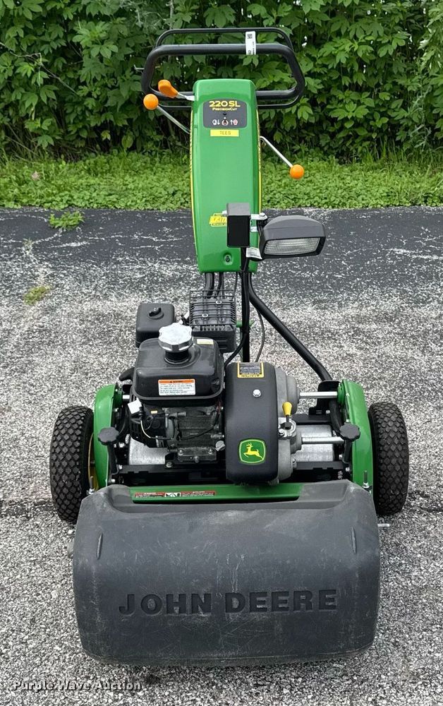 image for item EM2142 2020 John Deere 220 SL greens mower