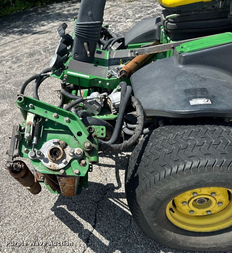 image for item EM2143 John Deere 7700 reel mower