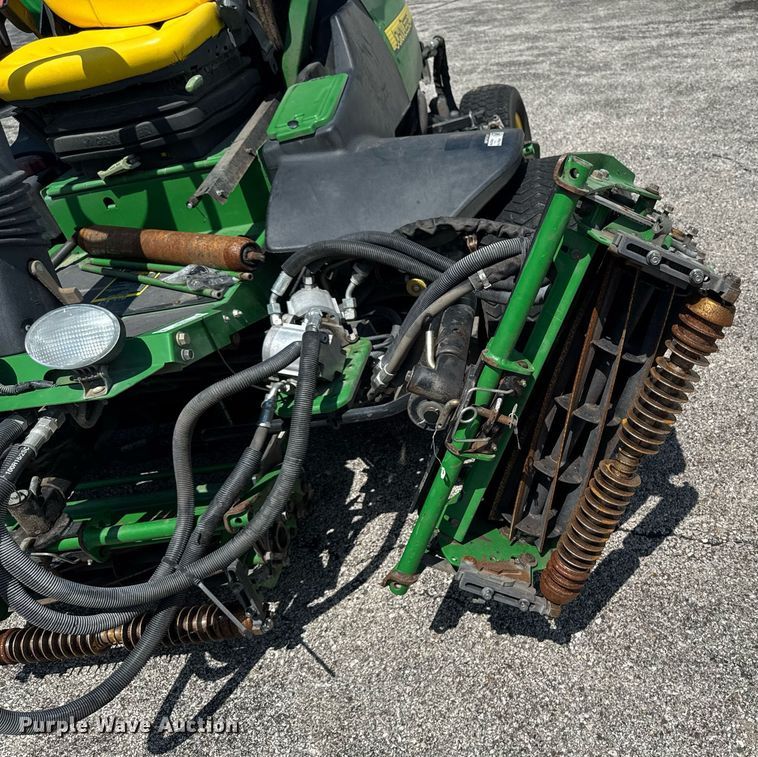 image for item EM2143 John Deere 7700 reel mower