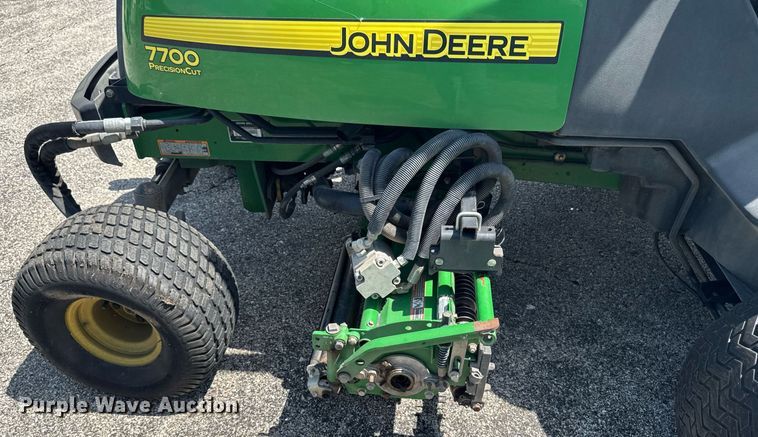 image for item EM2143 John Deere 7700 reel mower