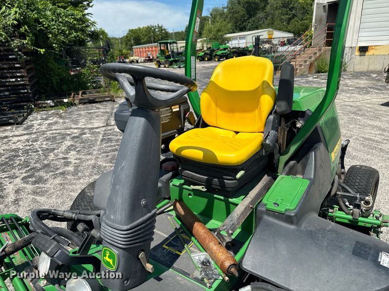 image for item EM2143 John Deere 7700 reel mower