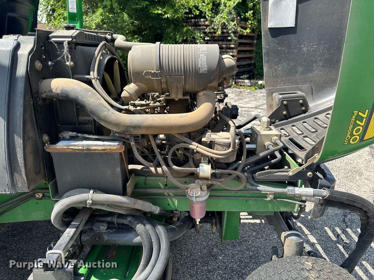 image for item EM2143 John Deere 7700 reel mower