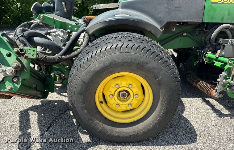 image for item EM2143 John Deere 7700 reel mower