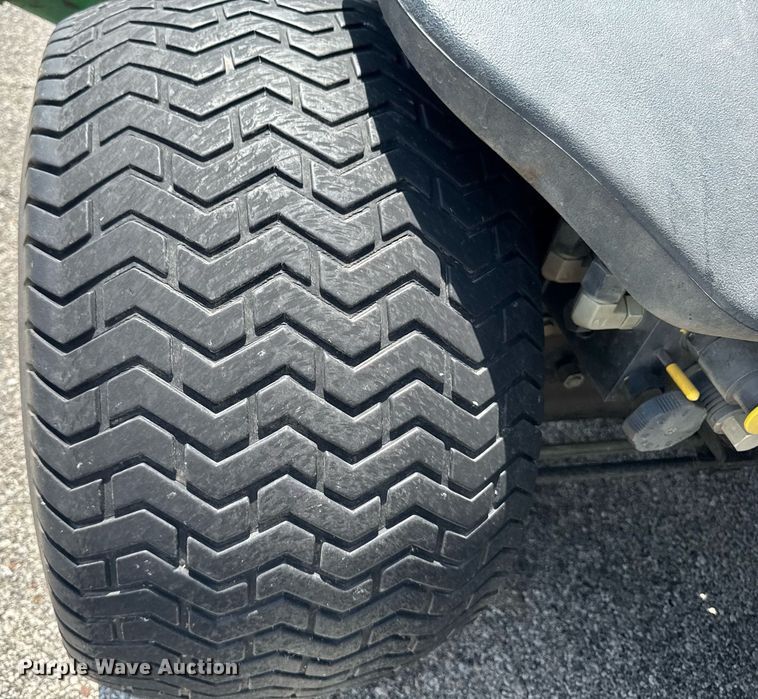 image for item EM2143 John Deere 7700 reel mower