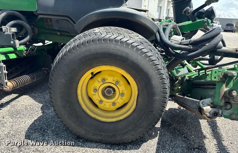 image for item EM2143 John Deere 7700 reel mower