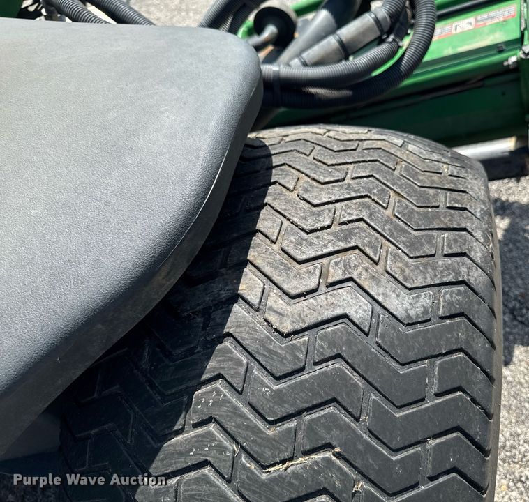 image for item EM2143 John Deere 7700 reel mower