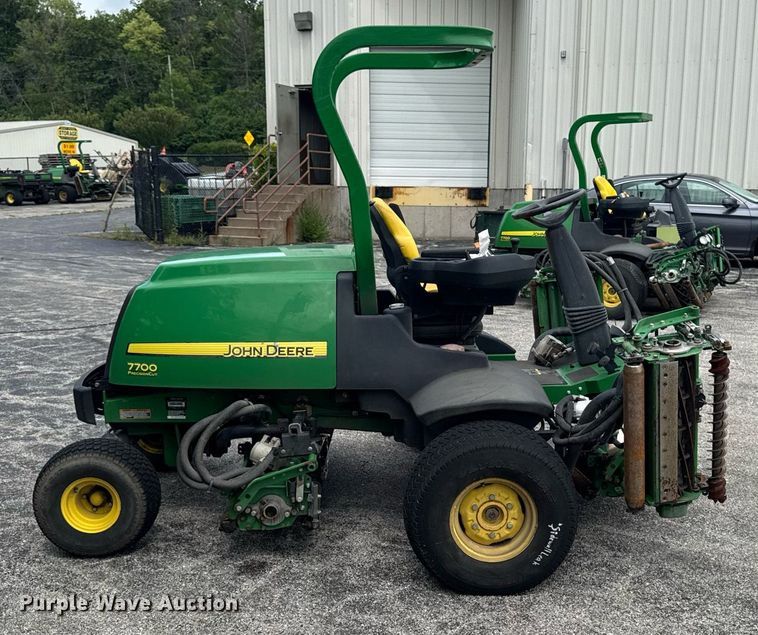 image for item EM2144 John Deere 7700 Precision Cut reel mower
