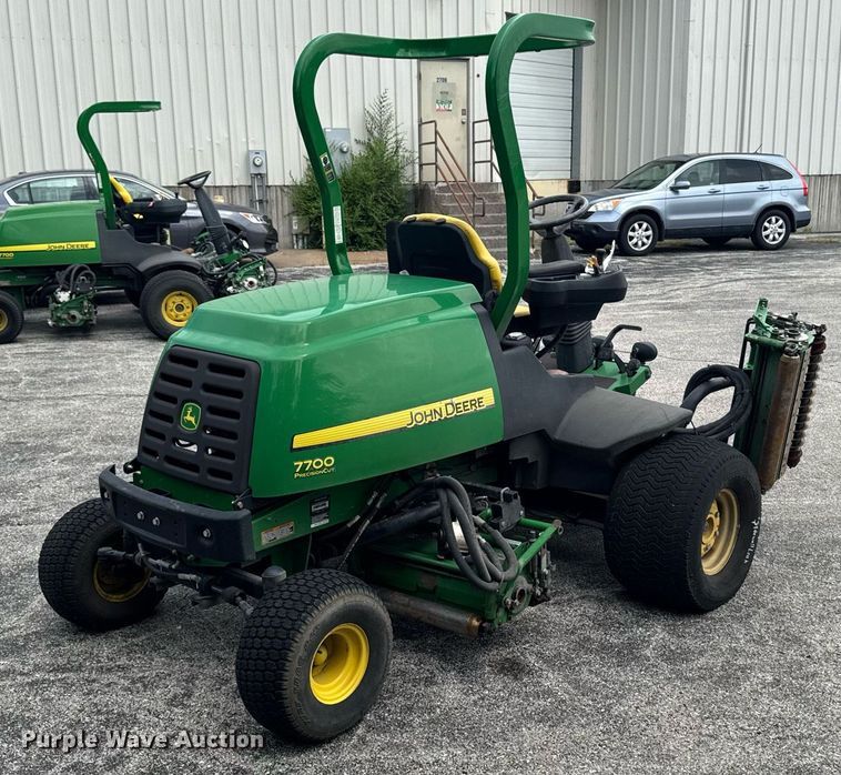 image for item EM2144 John Deere 7700 Precision Cut reel mower