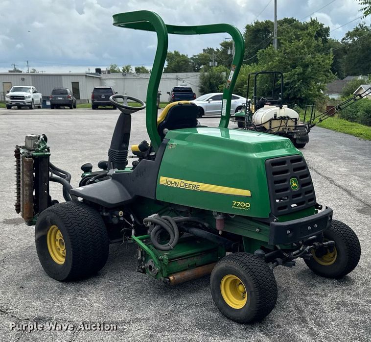 image for item EM2144 John Deere 7700 Precision Cut reel mower