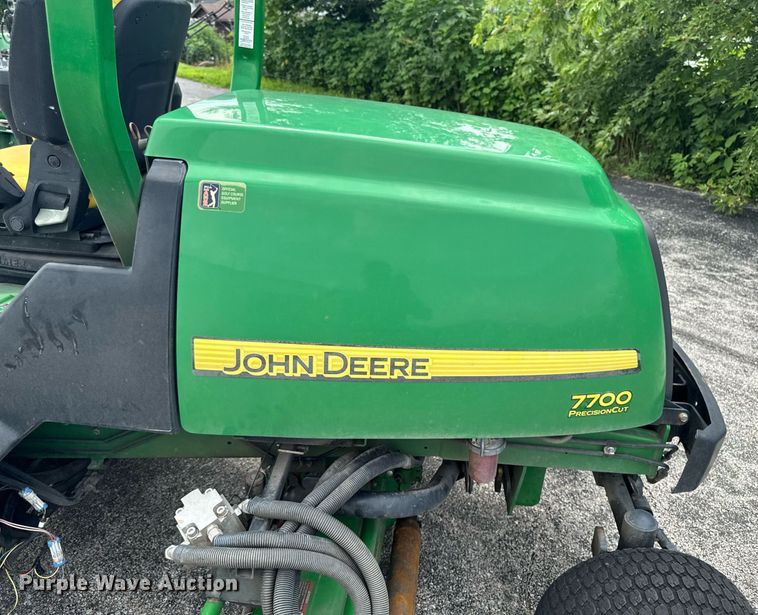 image for item EM2144 John Deere 7700 Precision Cut reel mower