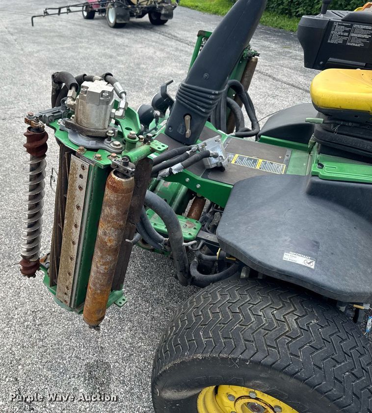 image for item EM2144 John Deere 7700 Precision Cut reel mower