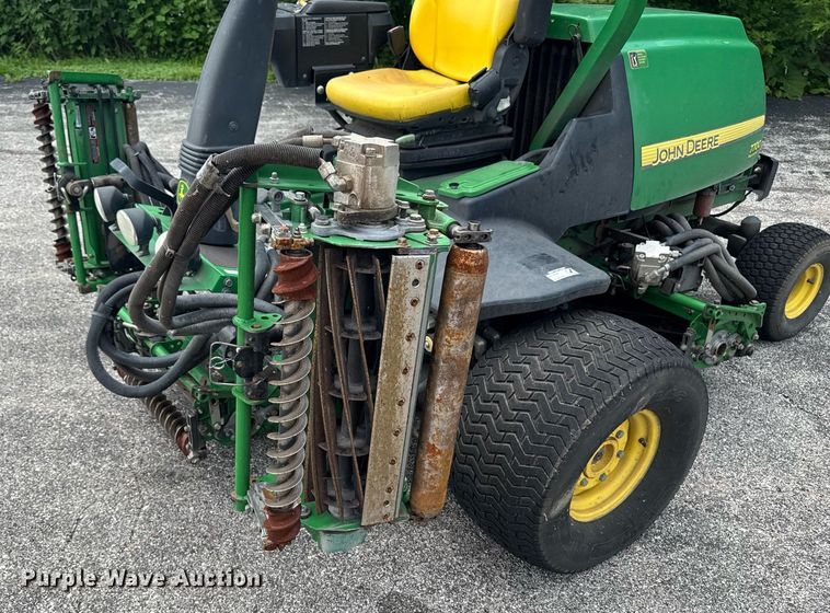 image for item EM2144 John Deere 7700 Precision Cut reel mower