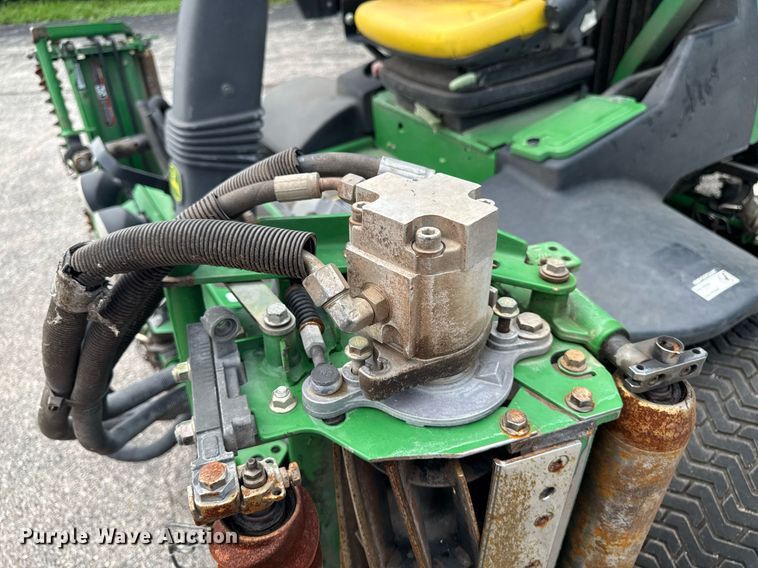 image for item EM2144 John Deere 7700 Precision Cut reel mower