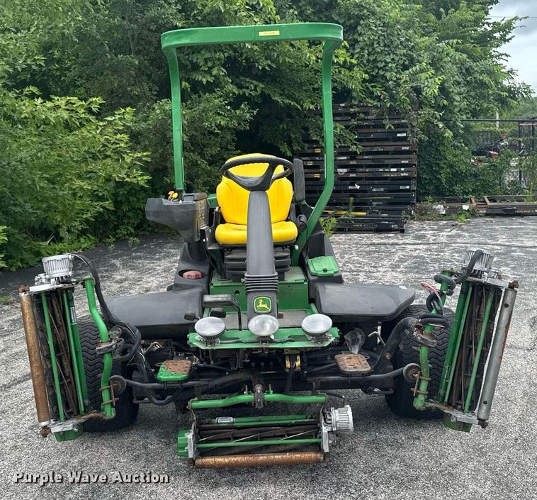 image for item EM2145 John Deere 7500 E-Cut Hybrid reel mower