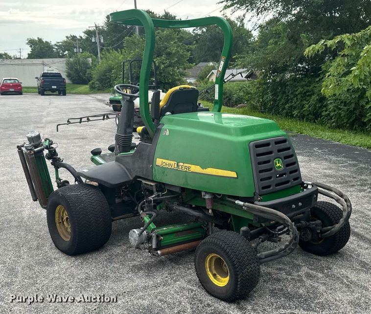 image for item EM2145 John Deere 7500 E-Cut Hybrid reel mower