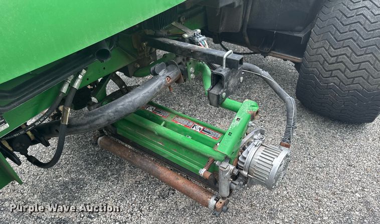 image for item EM2145 John Deere 7500 E-Cut Hybrid reel mower