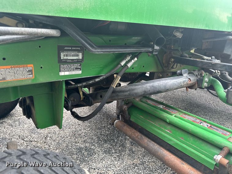 image for item EM2145 John Deere 7500 E-Cut Hybrid reel mower