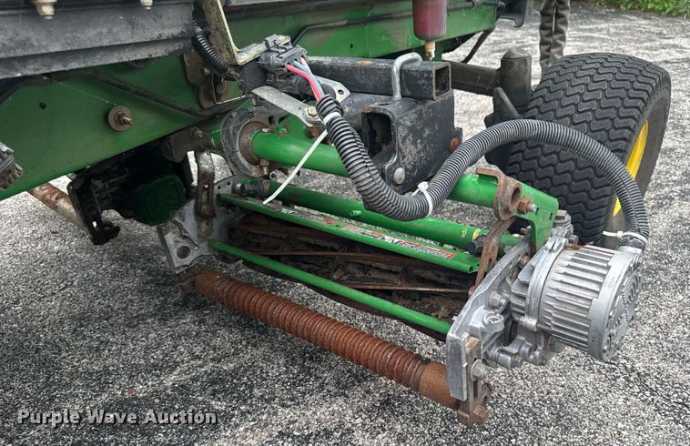 image for item EM2145 John Deere 7500 E-Cut Hybrid reel mower