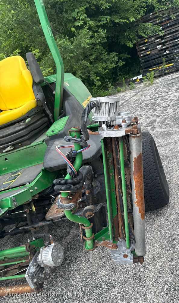 image for item EM2145 John Deere 7500 E-Cut Hybrid reel mower