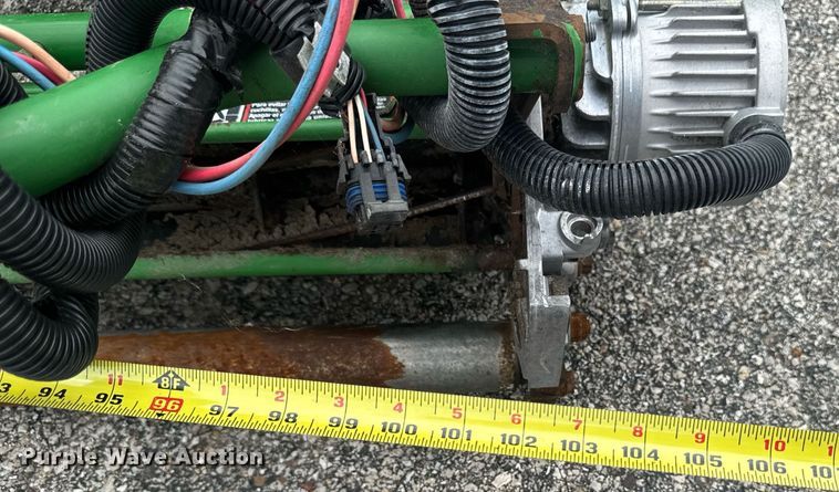 image for item EM2145 John Deere 7500 E-Cut Hybrid reel mower