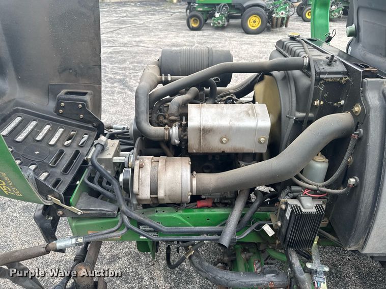 image for item EM2145 John Deere 7500 E-Cut Hybrid reel mower