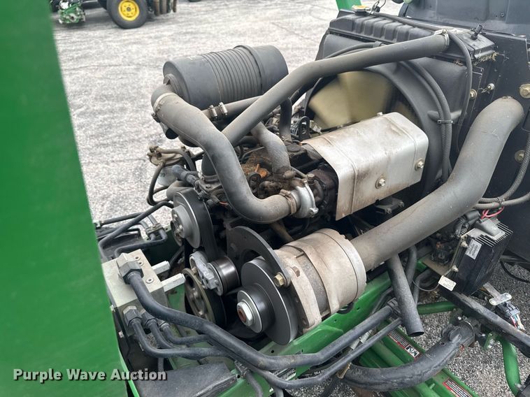 image for item EM2145 John Deere 7500 E-Cut Hybrid reel mower