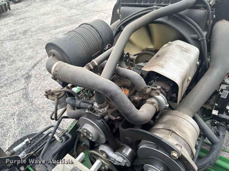 image for item EM2145 John Deere 7500 E-Cut Hybrid reel mower