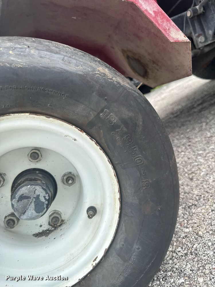 image for item EM2148 2018 Toro Multi Pro 1100 turf sprayer