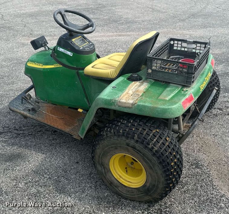 image for item EM2149 John Deere 1200A bunker rake